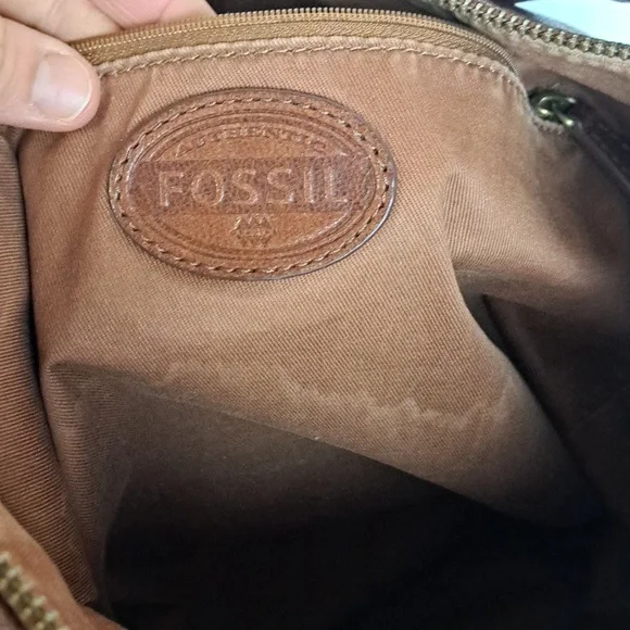 Fossil large leather shoulder bag zipper detail gold brass hardware - Picture 12 of 17